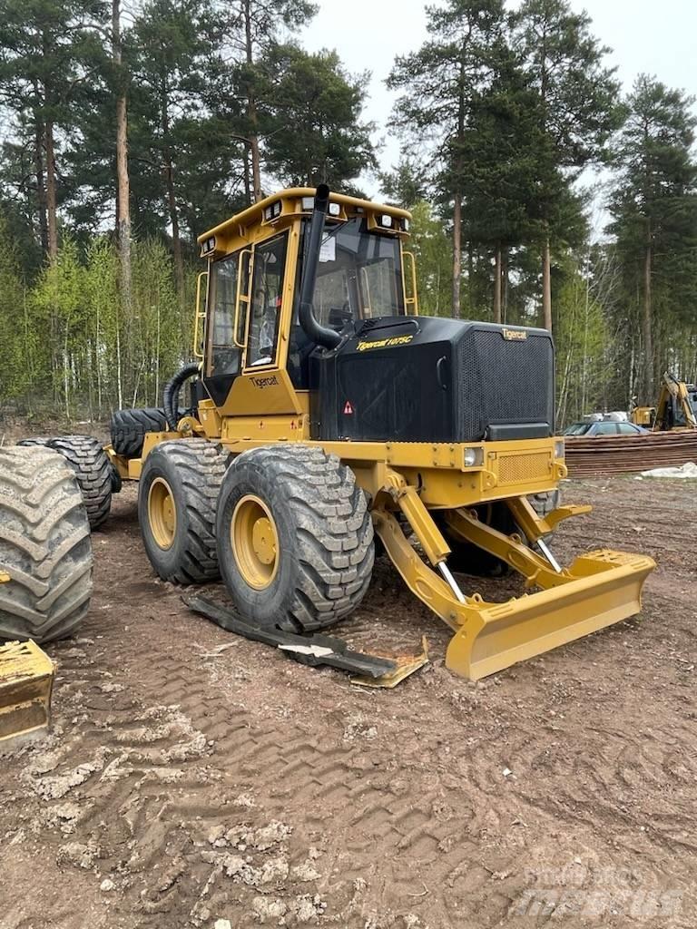 Tigercat 1075C 원목 포워더