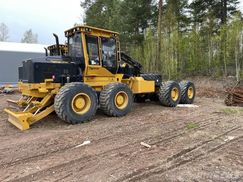 Tigercat 1075C 원목 포워더