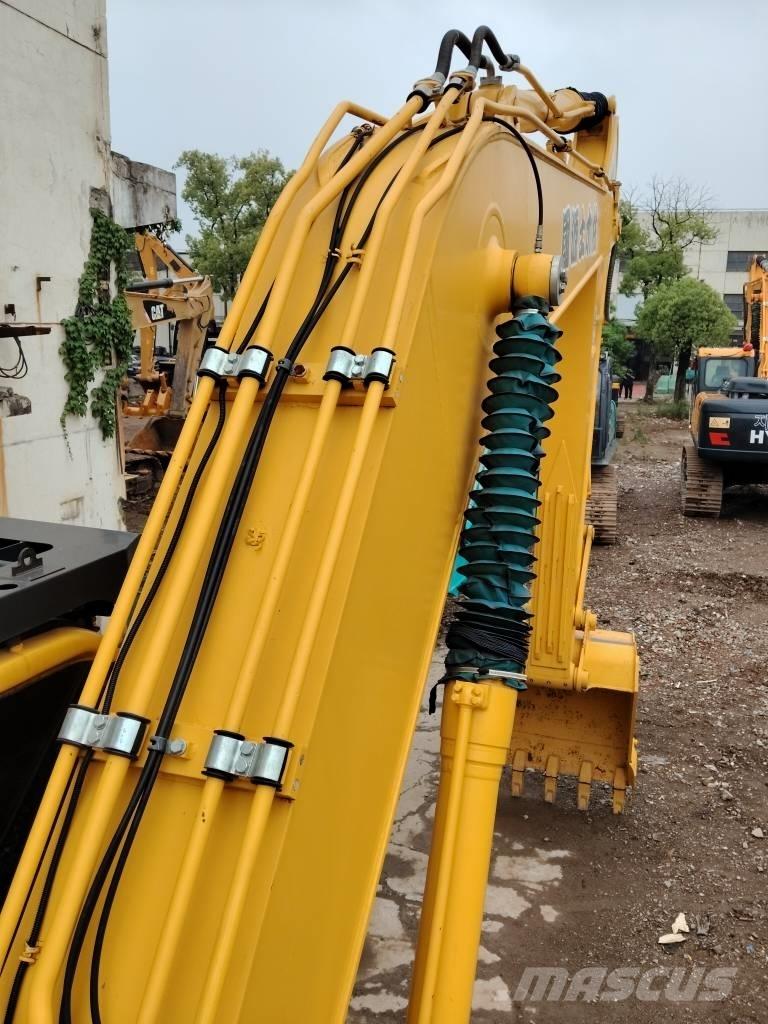 Komatsu PC 200-8 대형 굴삭기 29톤 이상
