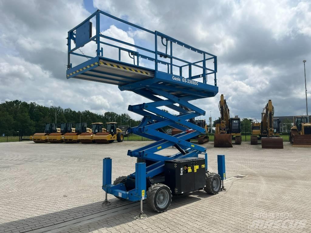 Genie GS 3369 DC 가위형 리프트