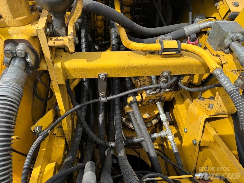Komatsu PC 290 NLC-8 대형 굴삭기 29톤 이상