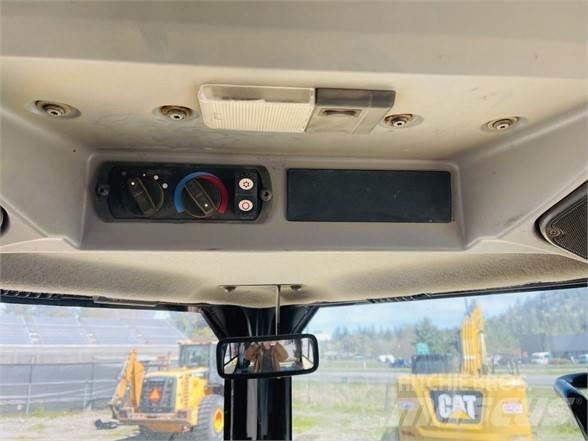 CAT D7E 크롤러 도저