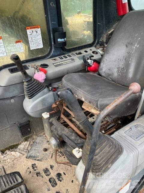 Komatsu PC 200 대형 굴삭기 29톤 이상