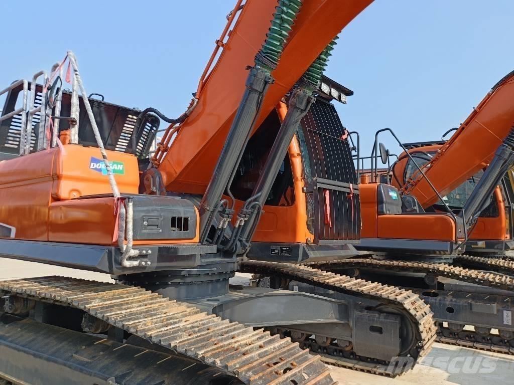 Doosan DX300-9 대형 굴삭기 29톤 이상