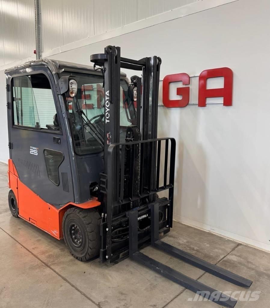 Toyota 10939 - 8FBMT25 전동 지게차