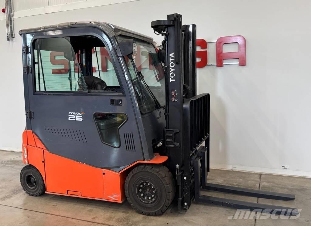 Toyota 10939 - 8FBMT25 전동 지게차