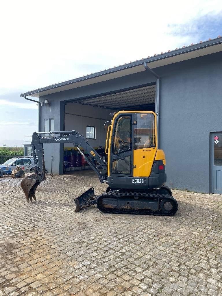 Volvo ECR 28 소형 굴삭기 7톤 미만