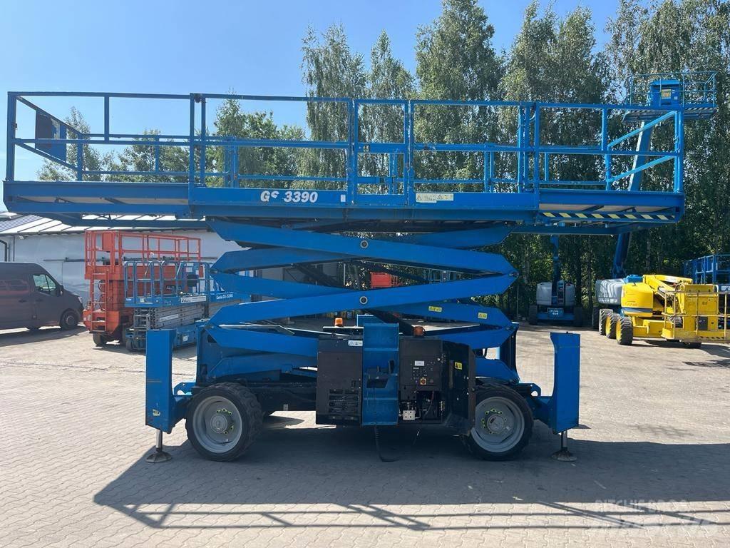 Genie GS 3390 RT 가위형 리프트