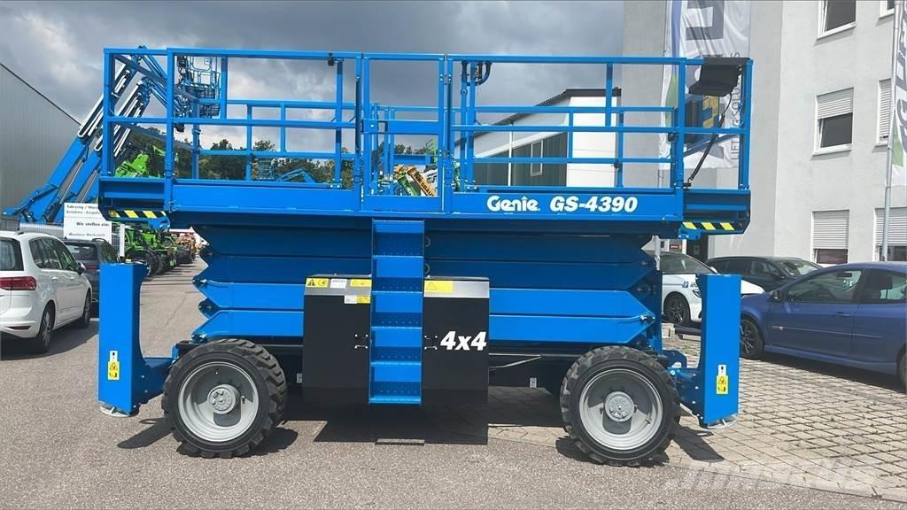 Genie GS-4390RT 가위형 리프트