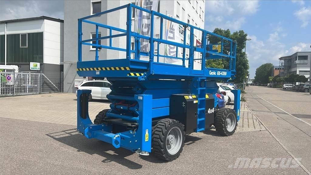 Genie GS-4390RT 가위형 리프트