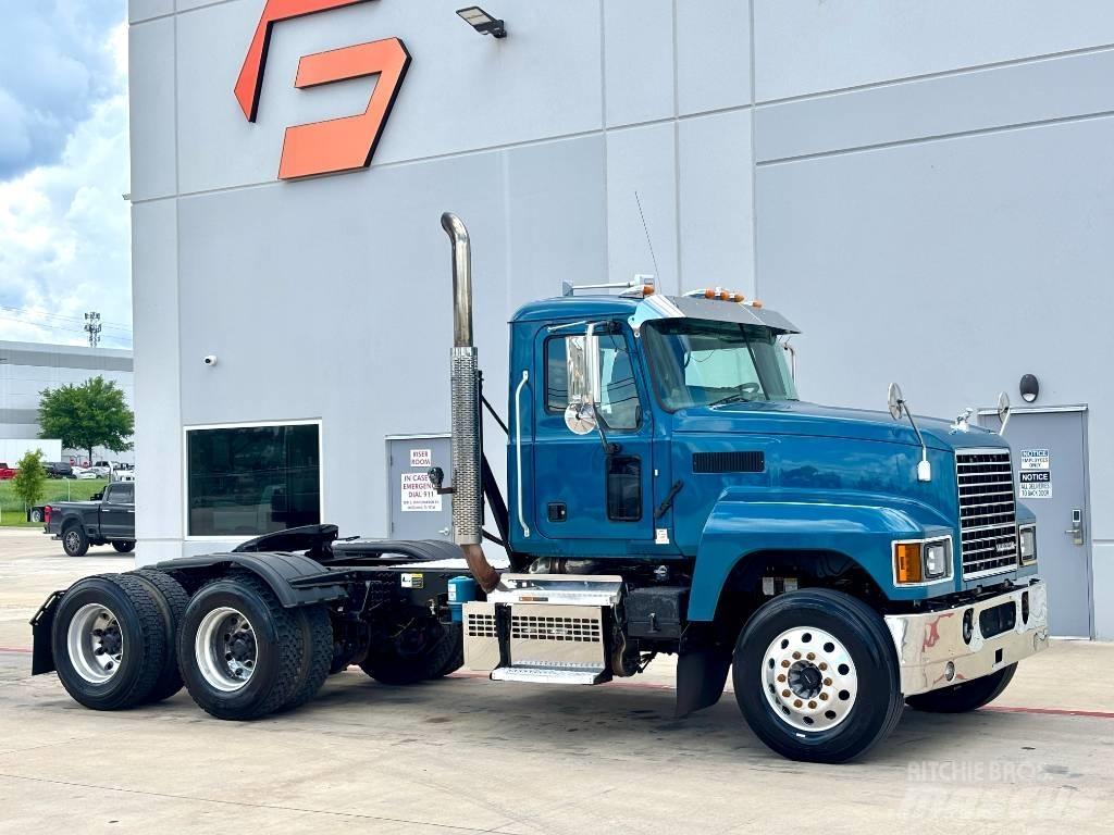 Mack Pinnacle 트랙터 유닛