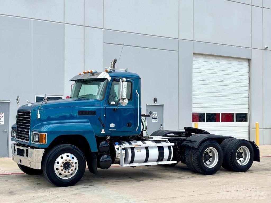 Mack Pinnacle 트랙터 유닛