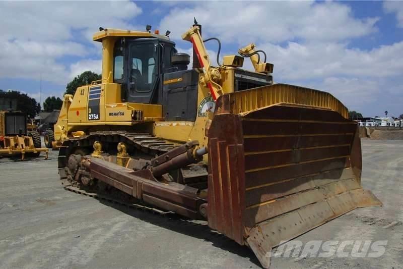 Komatsu D275A-5 크롤러 도저