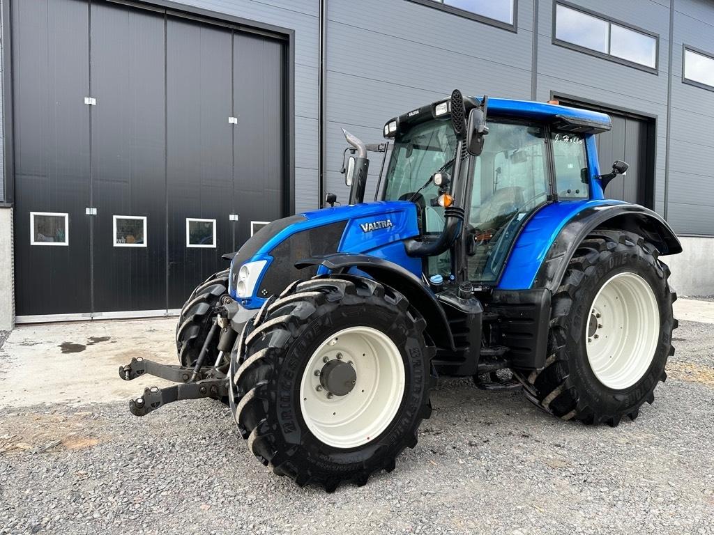 Valtra N 123 트랙터