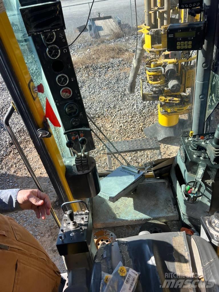Atlas Copco L6H 도로 굴착기