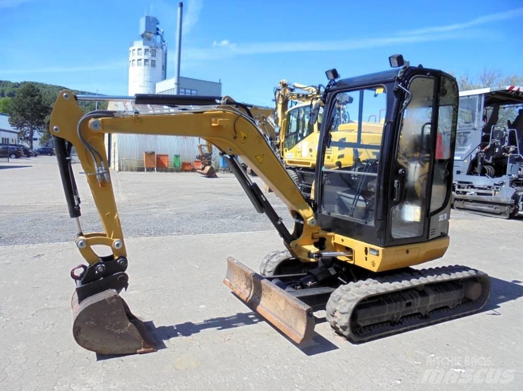 CAT 302.7 D CR 소형 굴삭기 7톤 미만