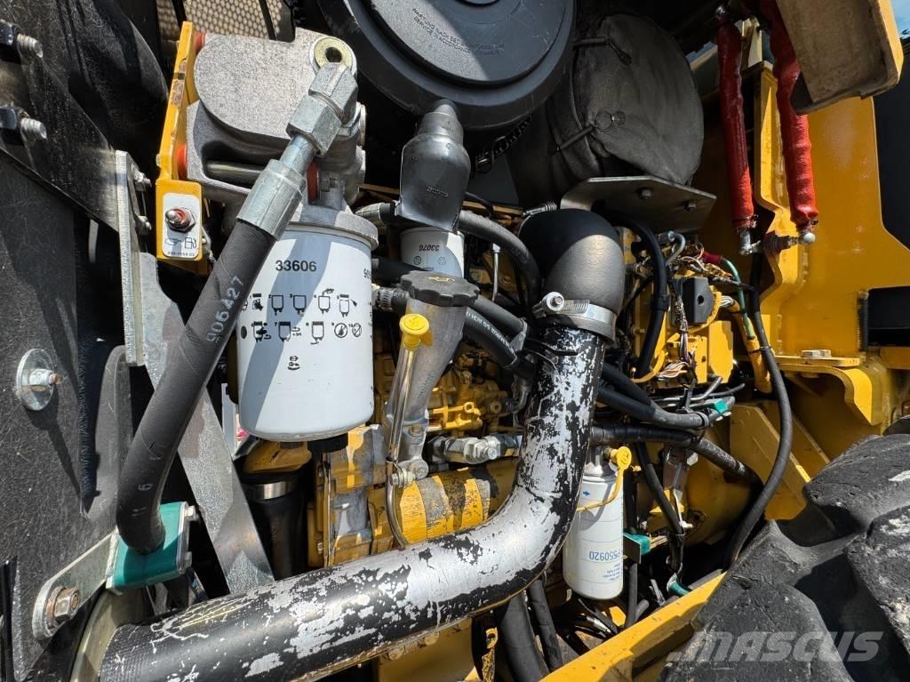 CAT CS 56 싱글 드럼 롤러