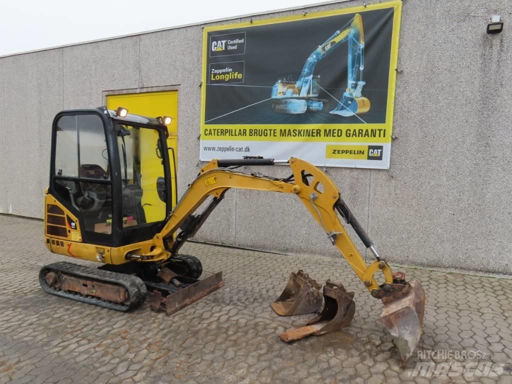 CAT 301.7 D 소형 굴삭기 7톤 미만