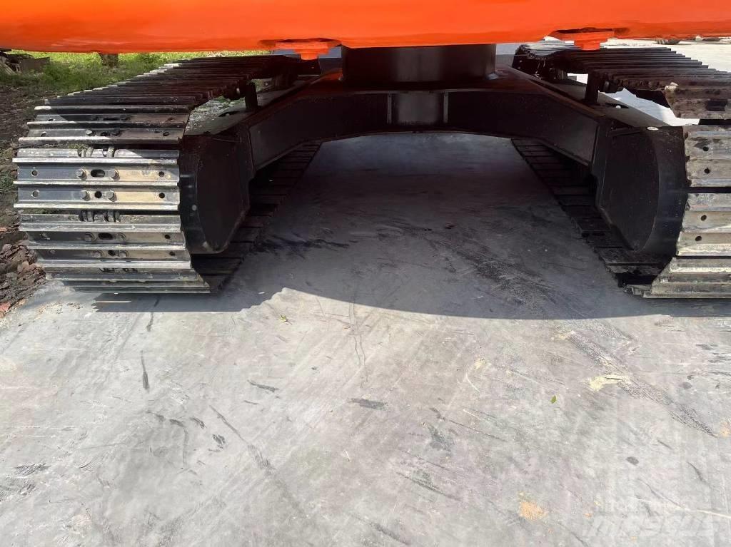 Hitachi ZX 70 대형 굴삭기 29톤 이상