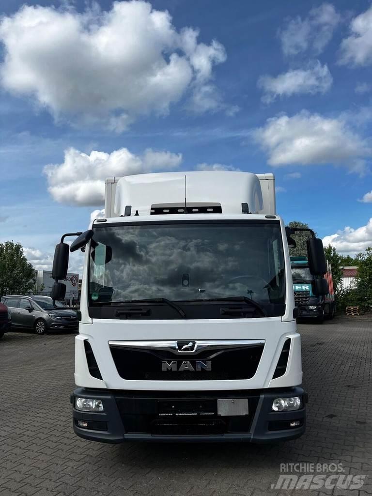 MAN TGL 12.250 탑차 트럭