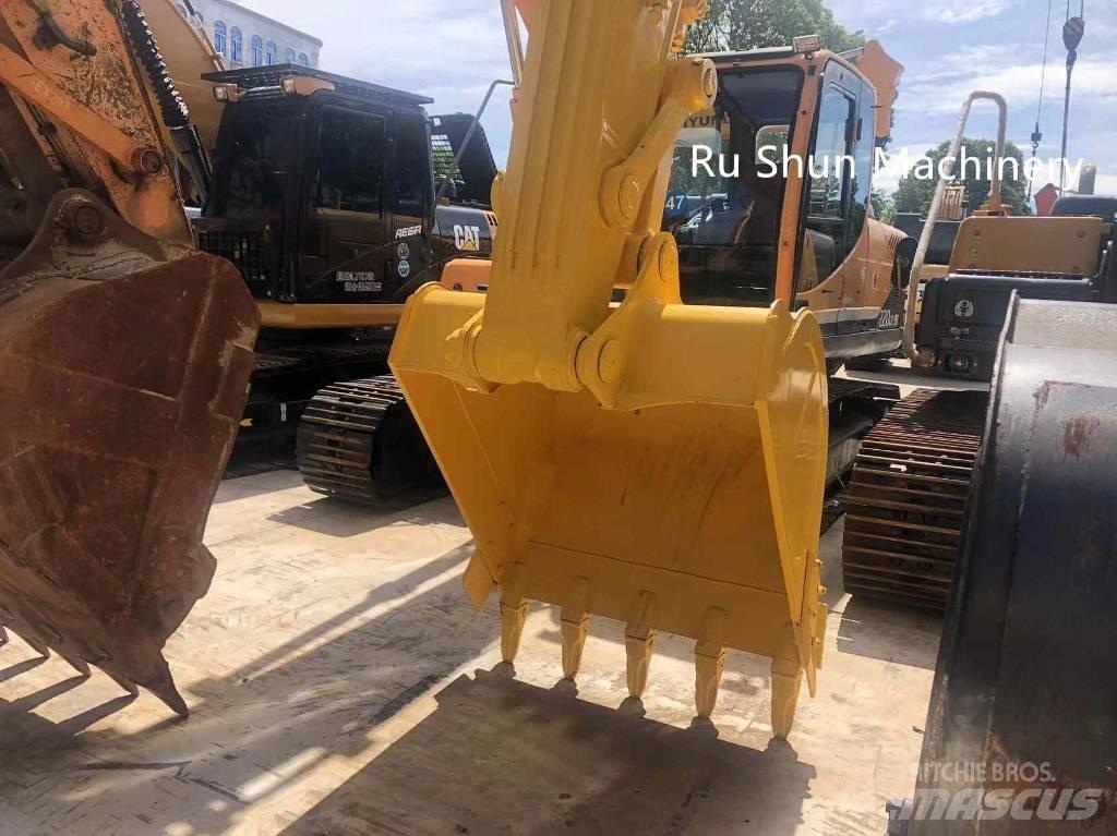 Komatsu PC220-7 대형 굴삭기 29톤 이상
