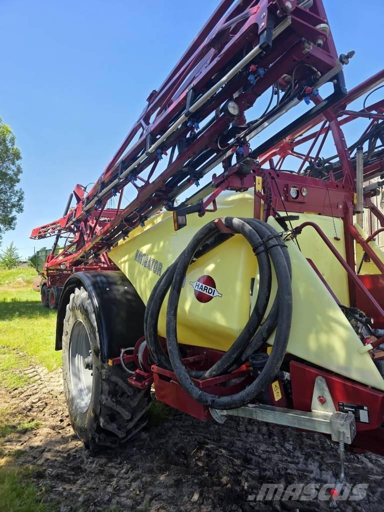 Hardi Navigator 4000 견인형 분무기