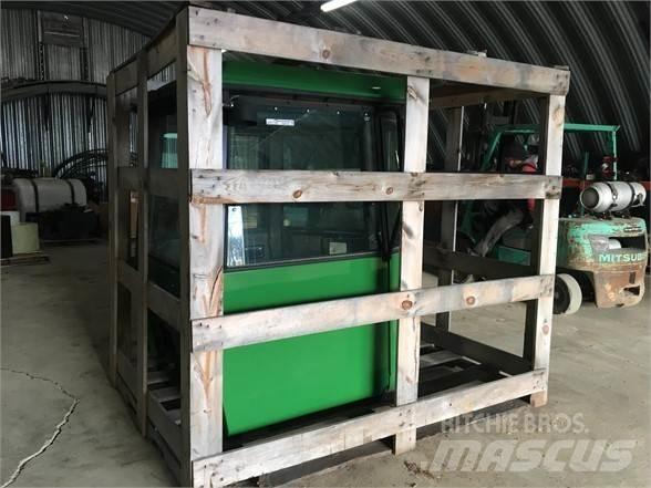 John Deere  캐빈 및 인테리어