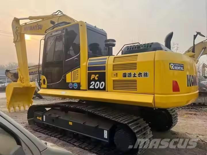 Komatsu PC 200 대형 굴삭기 29톤 이상