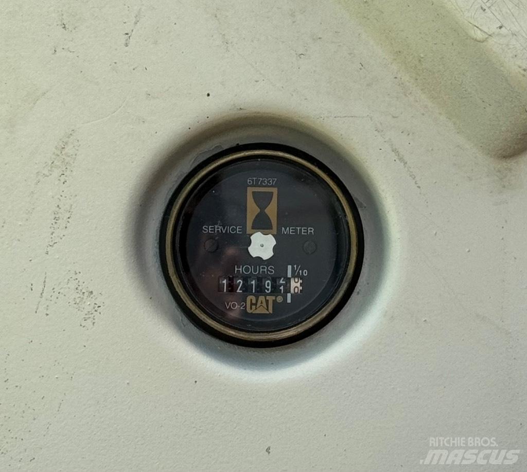 CAT 325 LN 대형 굴삭기 29톤 이상