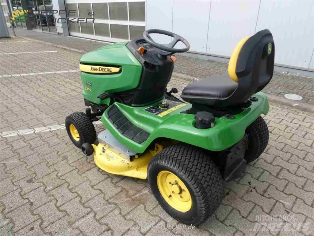 John Deere X304 제초기