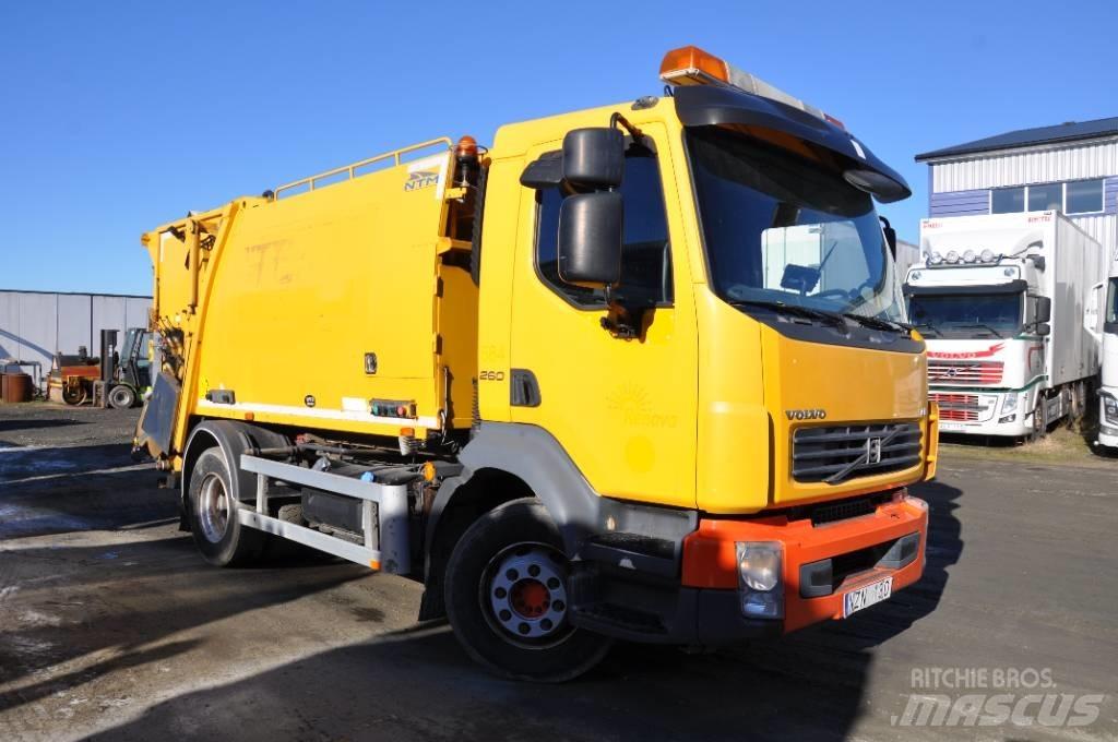 Volvo FL 4X2 폐기물 수거 트럭