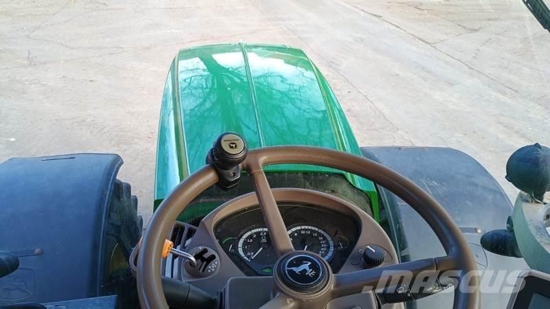 John Deere 6210R 트랙터