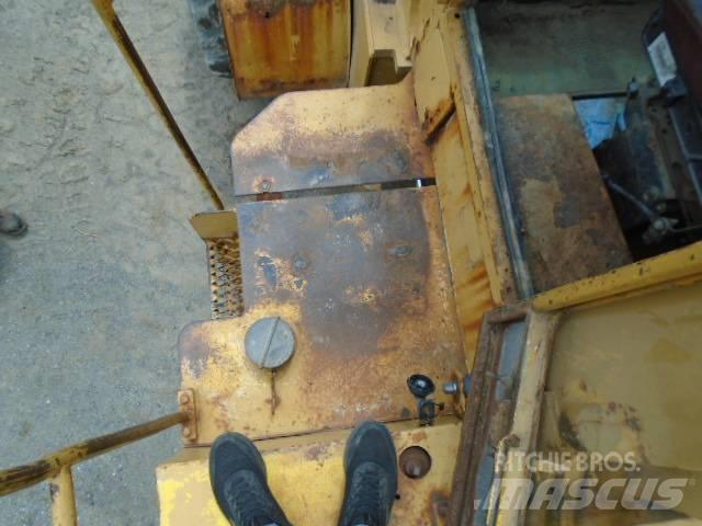 Clark 125 B  휠로우더