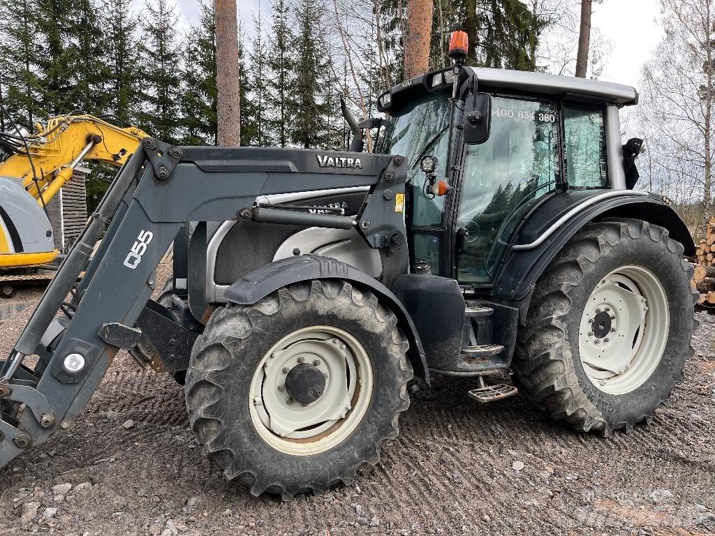Valtra N 121 HT 트랙터