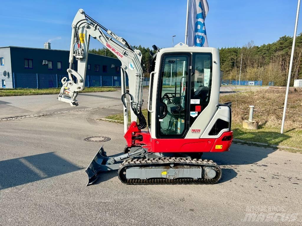 Takeuchi TB 225 소형 굴삭기 7톤 미만