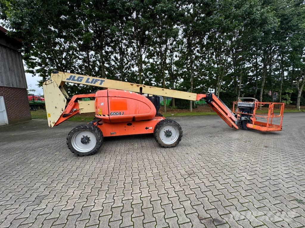 JLG 600 AJ 관절형 전동이동 리프트