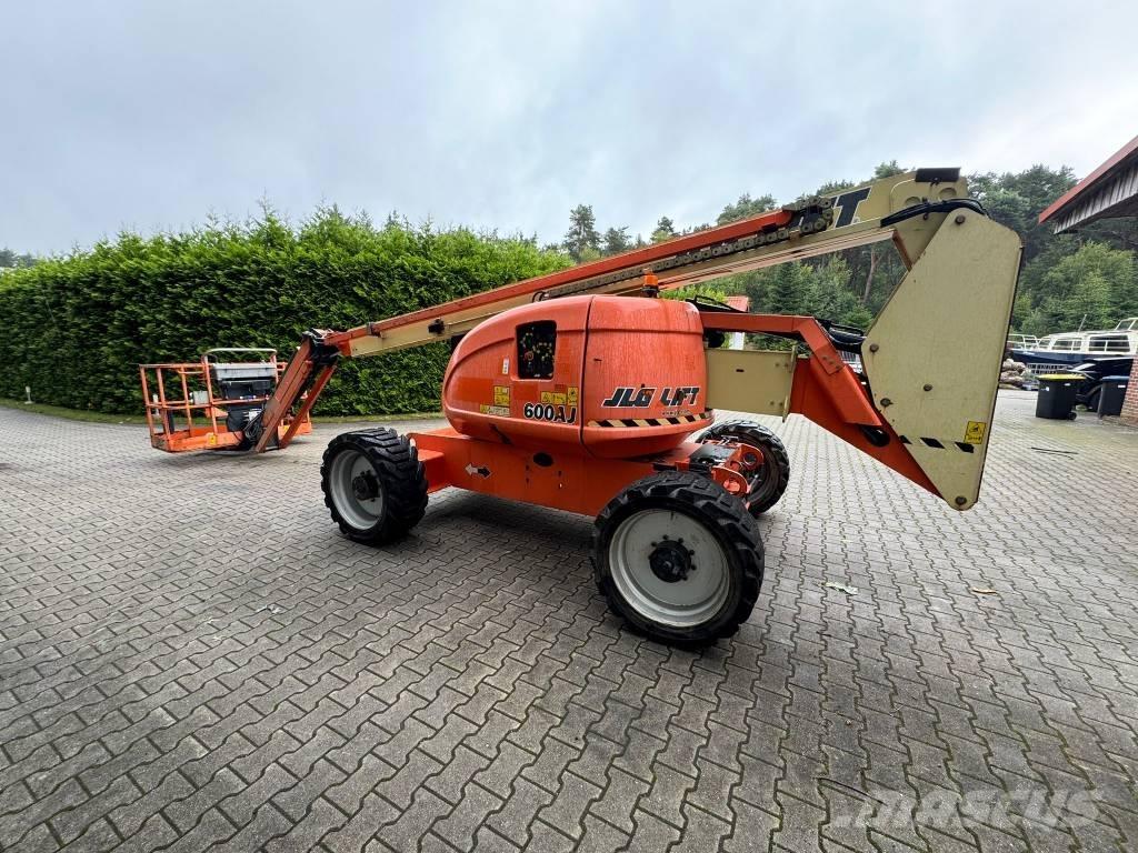 JLG 600 AJ 관절형 전동이동 리프트