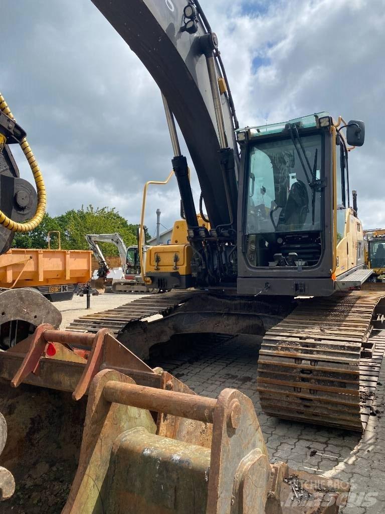 Volvo EC 220 D 대형 굴삭기 29톤 이상