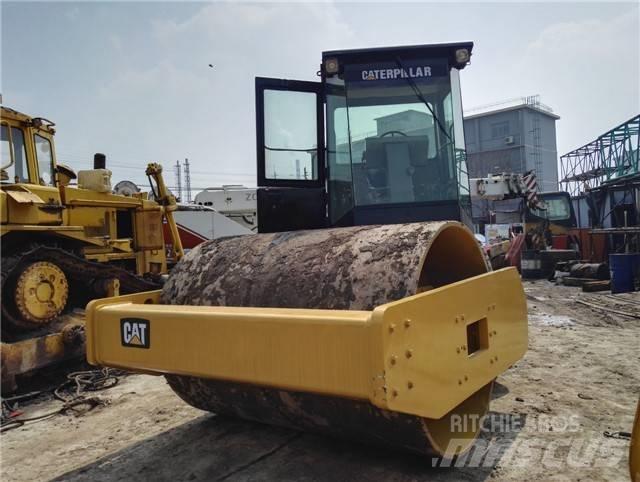CAT CS 56 B 싱글 드럼 롤러