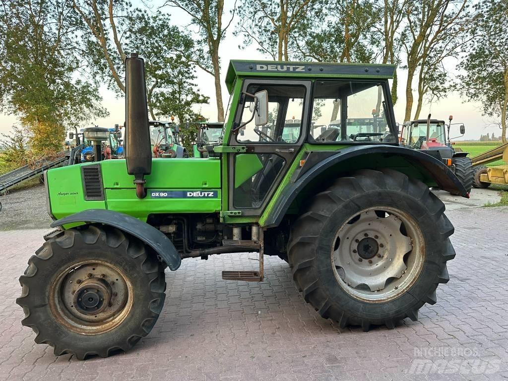 Deutz DX90 트랙터