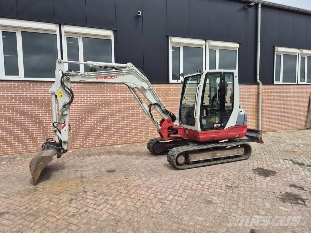 Takeuchi TB250 소형 굴삭기 7톤 미만