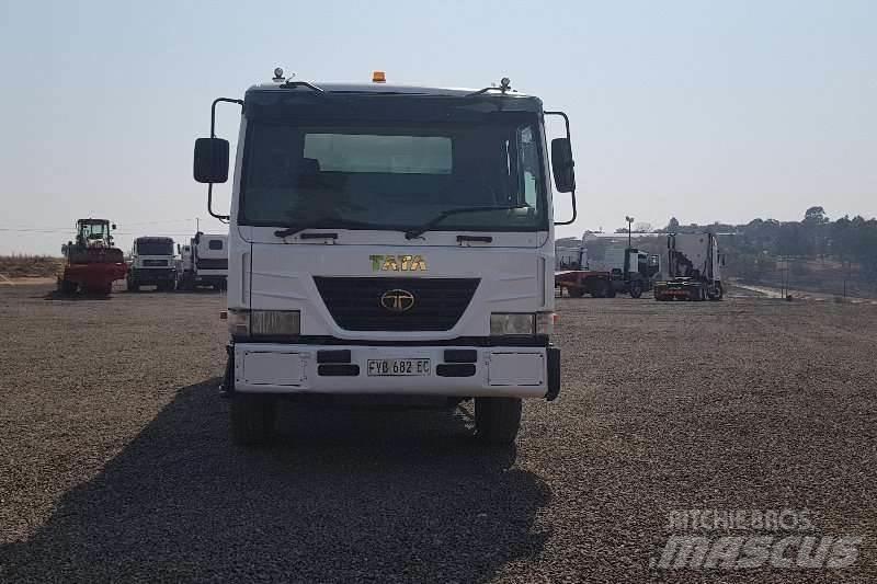 Tata Novus 3434 기타 트럭