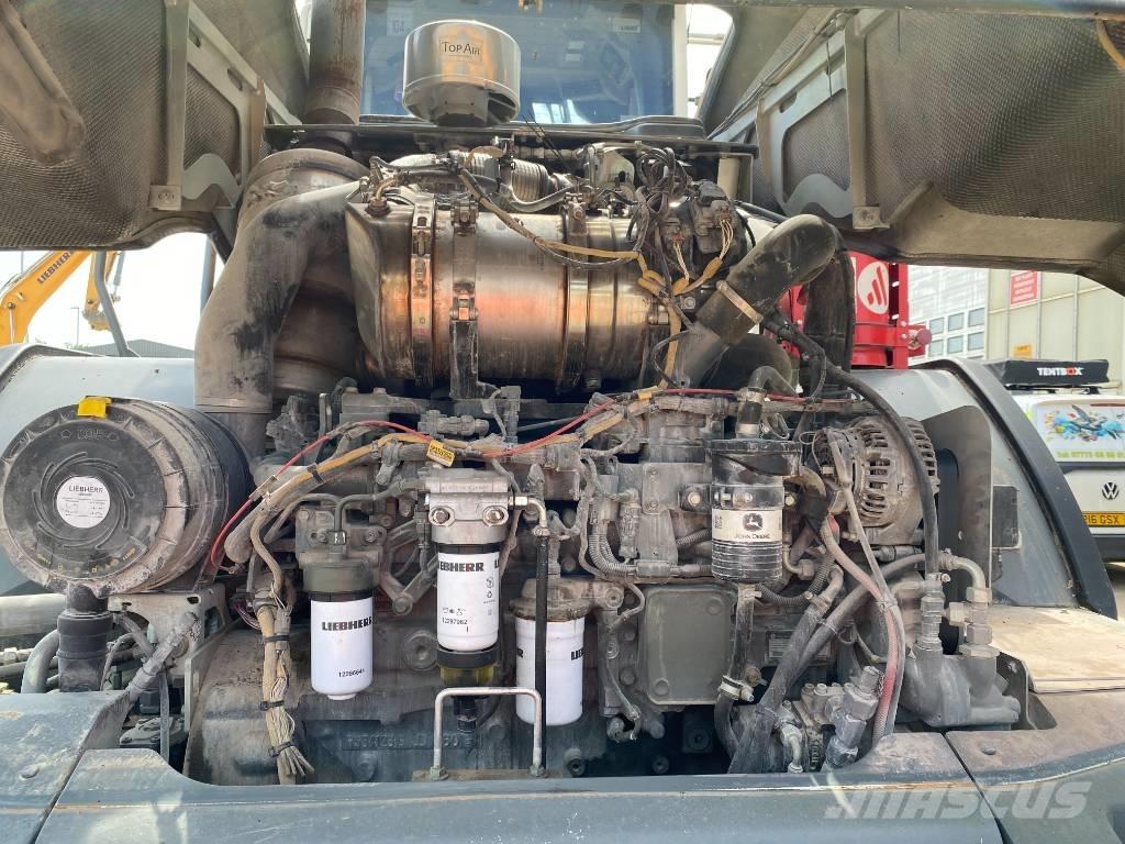 Liebherr L546  휠로우더
