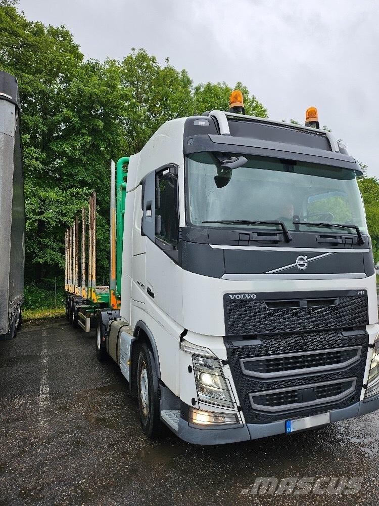 Volvo FH 540 목재 트럭