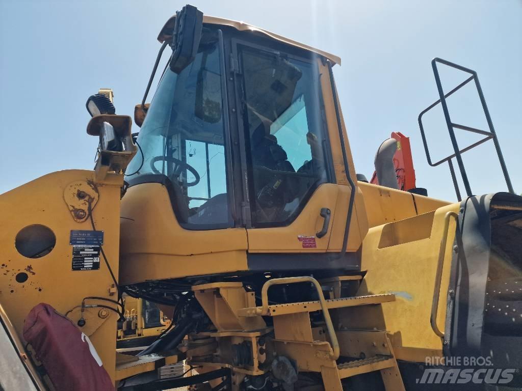 Volvo L 220 F  휠로우더