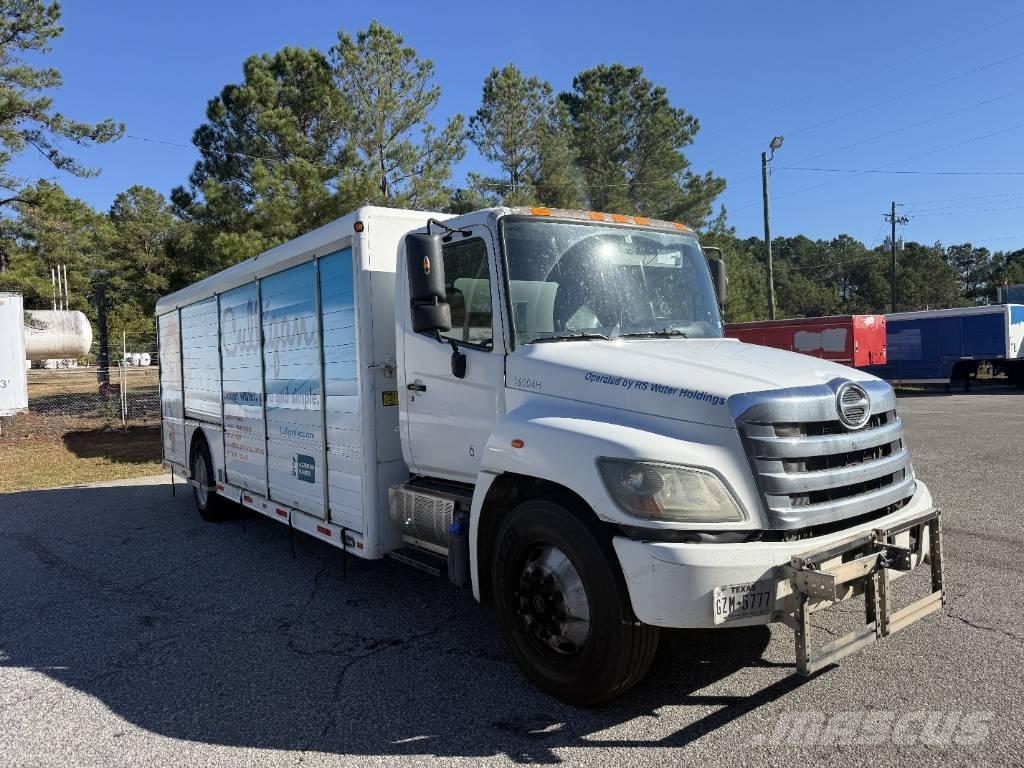 Hino 338 음료 배달 트럭