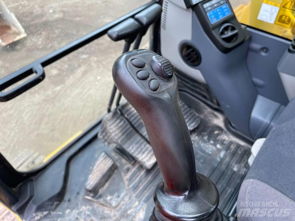 Komatsu PC 210 LC-11 롱리치 굴삭기