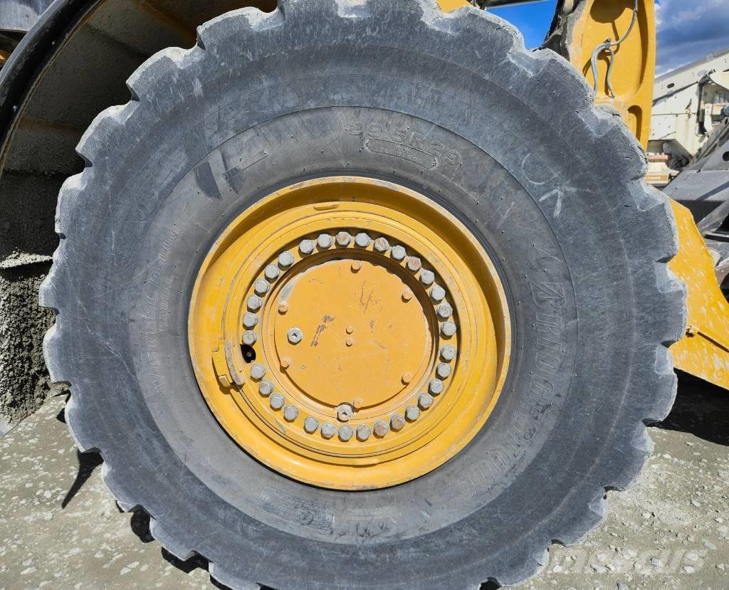 CAT 982 M  휠로우더
