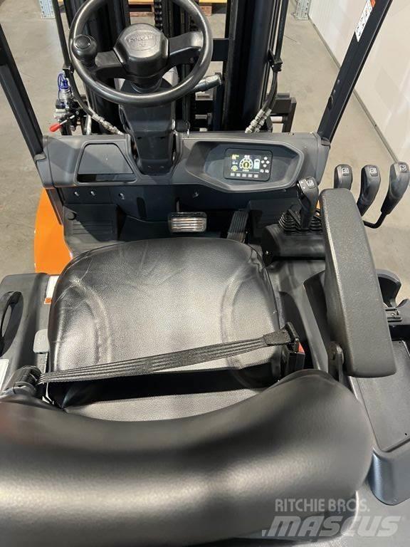 Doosan B34NS 전동 지게차