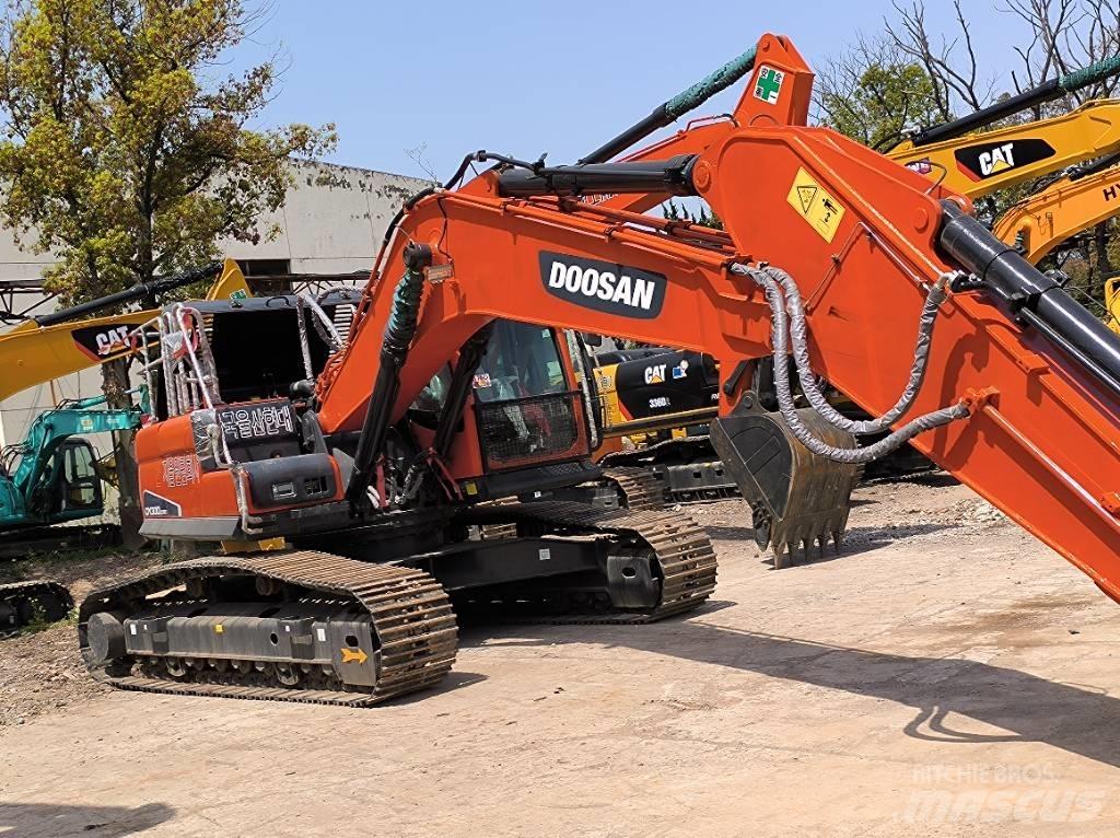 Doosan DX 300 중형굴삭기 7톤-28톤